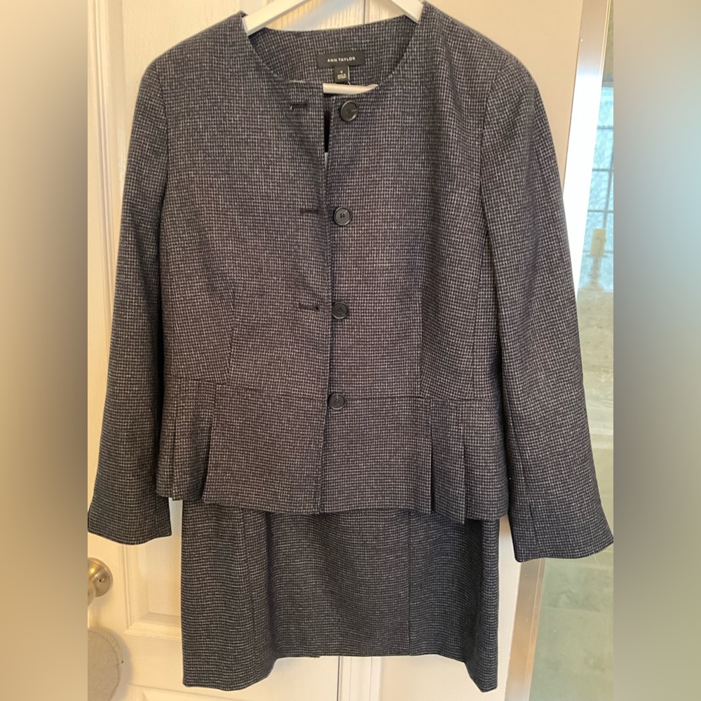 Ann Taylor Skirt Suit Size 12/10 Navy Blue/Gray